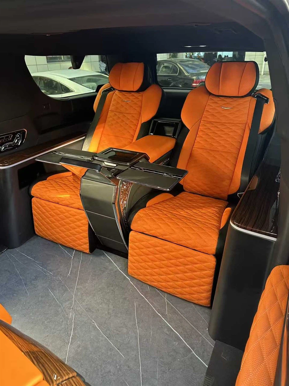Cadillac eskalade peidetud istmed